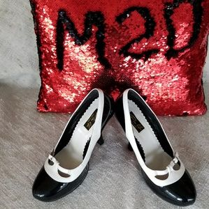 Pinup Couture high heels